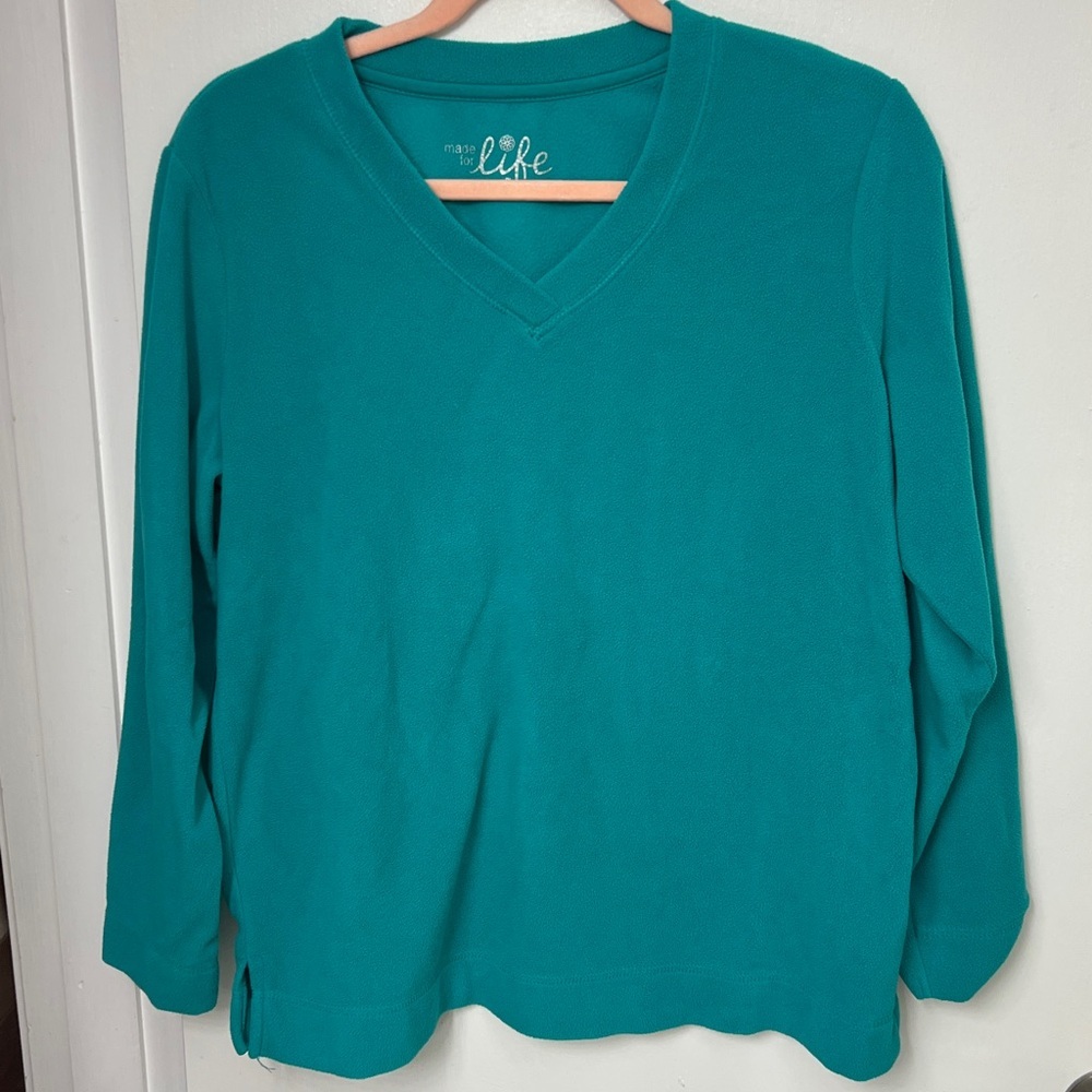 Made for life, Women’s Long Sleeved V-neck fleece, Green, Sz. Petite Large GUC